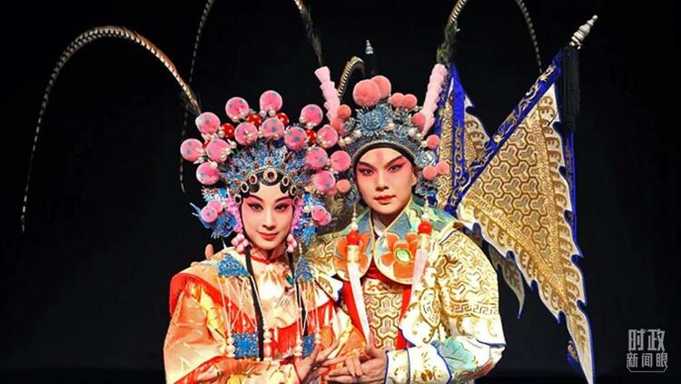 時(shí)政新聞眼丨在這場(chǎng)文藝界盛會(huì)上，習(xí)近平對(duì)文藝工作者有哪些深情寄語(yǔ)？