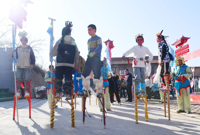 稷山：“高蹺走獸”演繹神話傳說(shuō)鬧新春-43077.jpg
