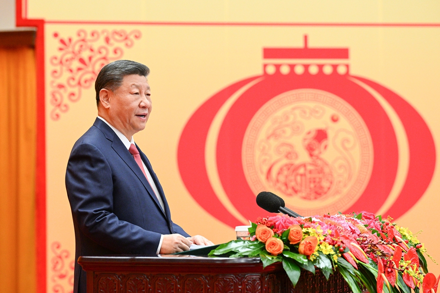 1月27日，中共中央、國務(wù)院在北京人民大會堂舉行2025年春節(jié)團拜會。中共中央總書記、國家主席、中央軍委主席習(xí)近平發(fā)表講話。